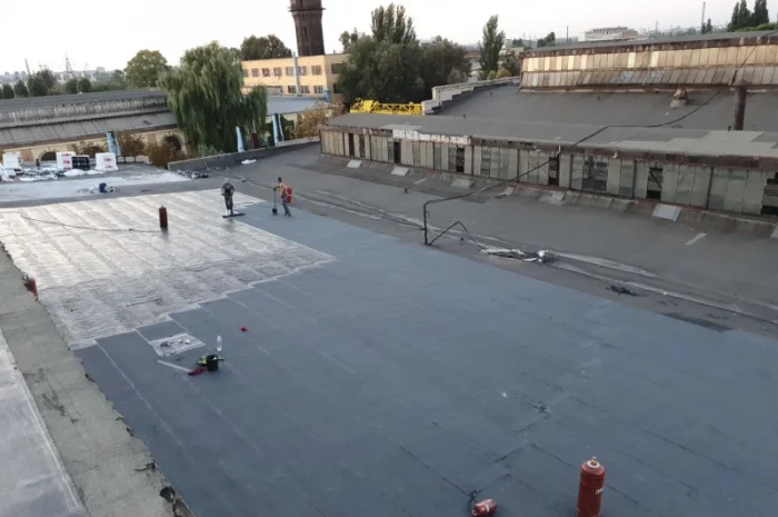 Покрытие плоской кровли в Покровске- фото № 1