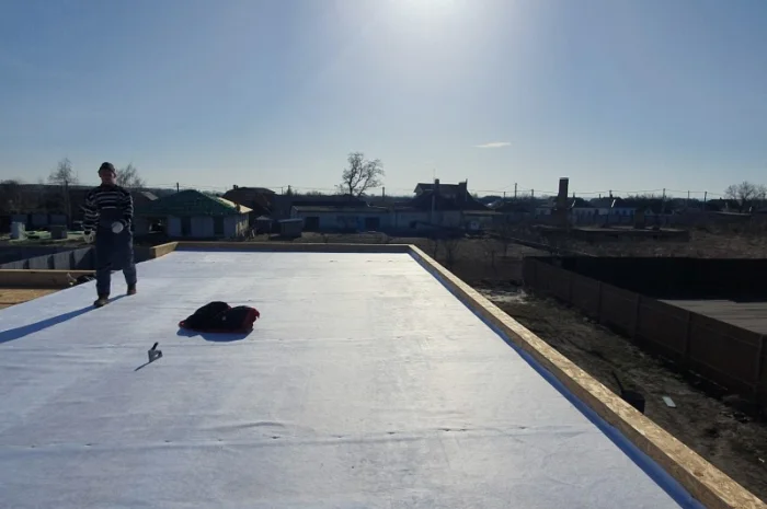 Кровельные работы с ПВХ и ТПО мембранами в Донецке- фото № 1