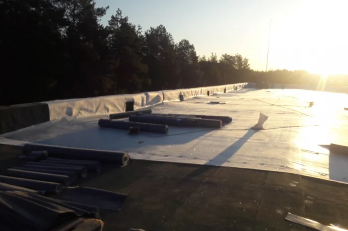 Монтаж та ремонт покрівлі ПВХ мембраною в Дніпрі- фото № 1