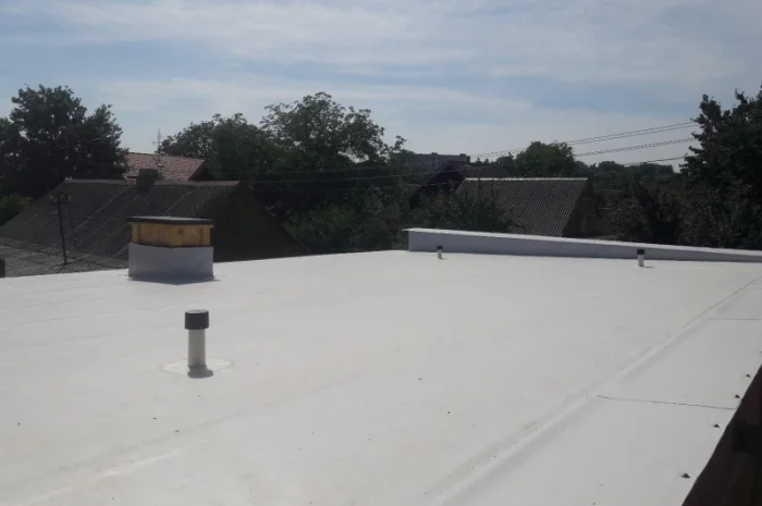 Монтаж мембранной кровли ПВХ и ТПО в Днепре- фото № 1