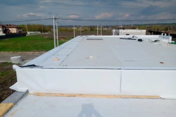 Монтаж ПВХ та ТПО мембрани для плоских дахів- фото № 1