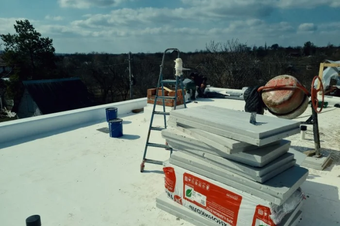 Ремонт та монтаж мембранної покрівлі ПВХ та ТПО- фото № 1
