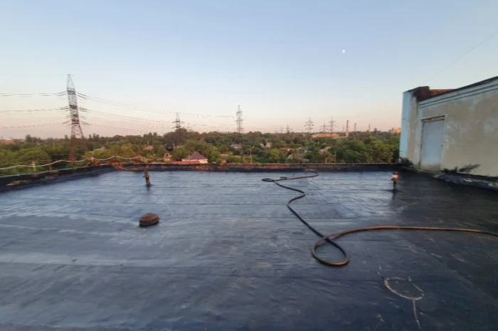 Монтаж и ремонт мягкой крыши еврорубероидом в Умане- фото № 1