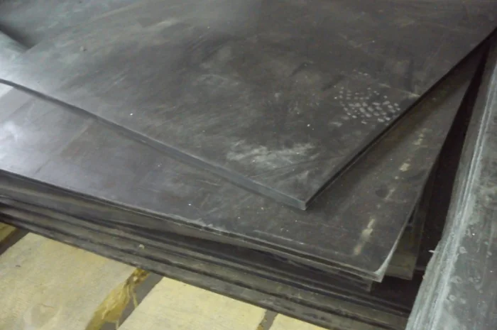 Резина - листовая и рулонная- фото № 1