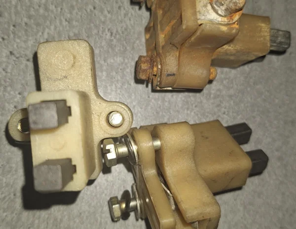 Щетковый узел генератора для автомобилей УАЗ- фото № 1