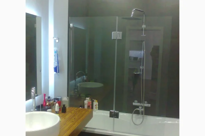 Стеклянные шторки для ванной без рамы- фото № 1