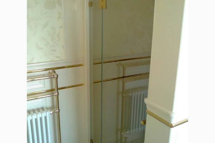 Стеклянные двери для душа раздвижные и распашные- фото № 1