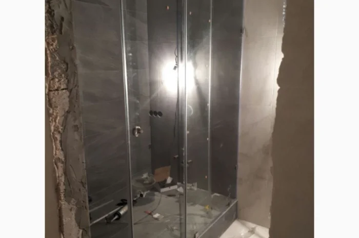 Раздвижные душевые двери и перегородки в ванной на заказ, изготовление и установка- фото № 2