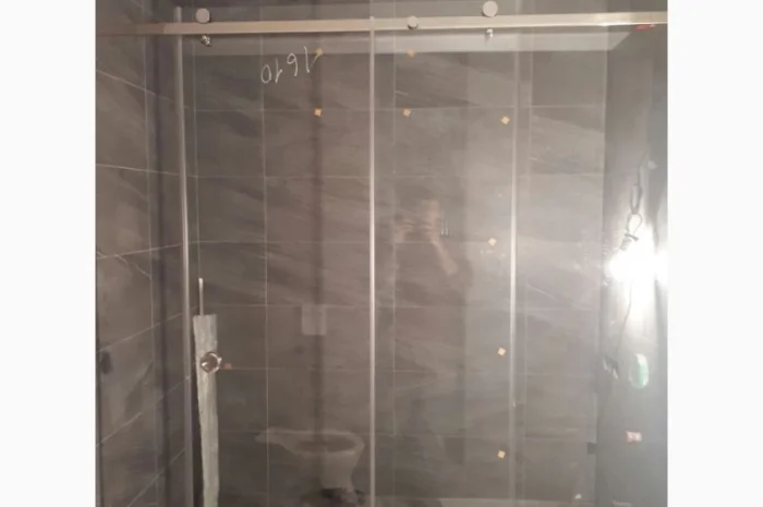 Раздвижные душевые двери и перегородки в ванной на заказ, изготовление и установка- фото № 3