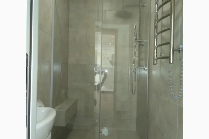 Раздвижные душевые двери и перегородки под заказ- фото № 5