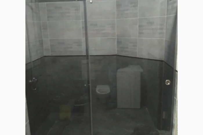 Раздвижные душевые двери и перегородки в ванной на заказ, изготовление и установка- фото № 6