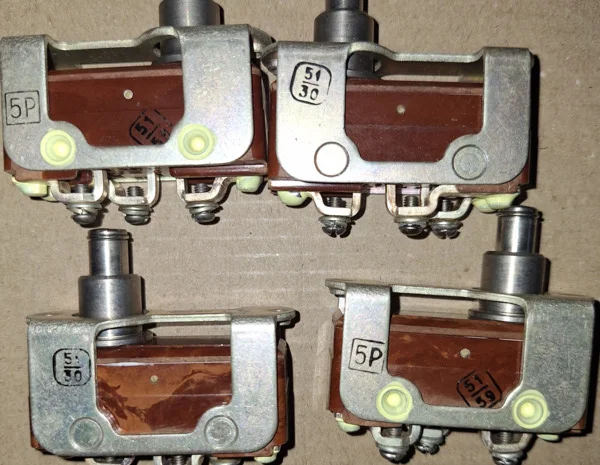 Микропереключатель А812В для электрических цепей- фото № 1