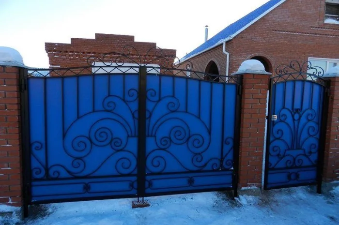 Распашные ворота на заказ в Днепре из профнастила- фото № 2