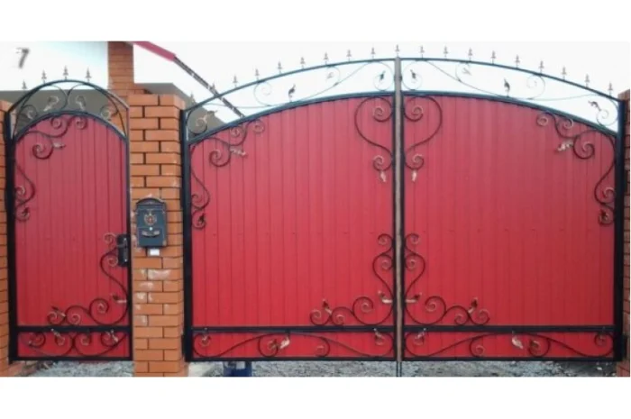 Распашные ворота на заказ в Днепре из профнастила- фото № 4