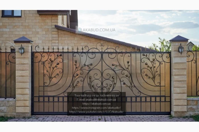 Ковані розпашні ворота з елементами кування- фото № 12