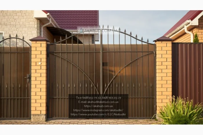 Ковані розпашні ворота з елементами кування- фото № 10