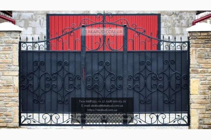 Ковані розпашні ворота з елементами кування- фото № 6