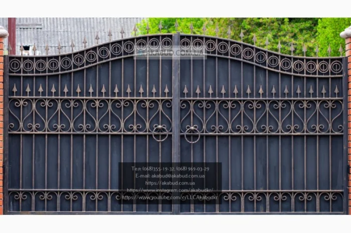 Ковані розпашні ворота з елементами кування- фото № 19