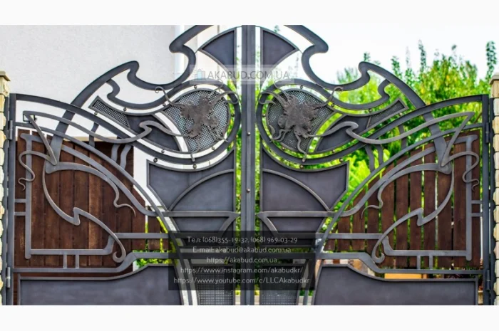 Ковані розпашні ворота з елементами кування- фото № 17