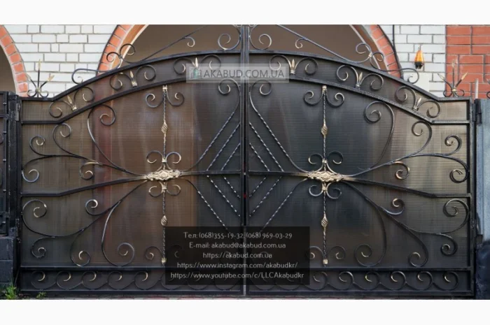 Ковані розпашні ворота з елементами кування- фото № 14