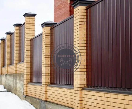 Металлические заборы и ворота-жалюзи для надежной защиты- фото № 20