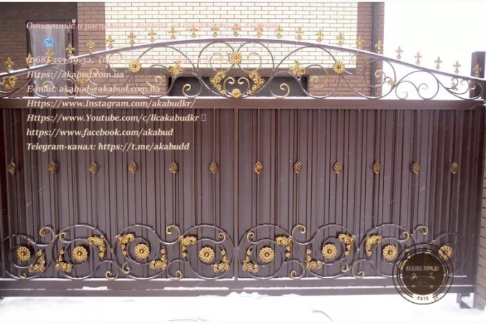 Откатные ворота из профнастила и кованые ворота на заказ- фото № 8