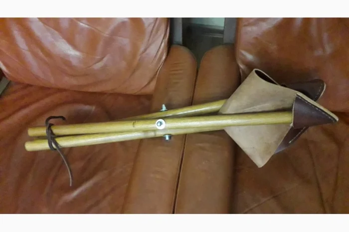 Премиум охотничий стул из древесины и кожи- фото № 5