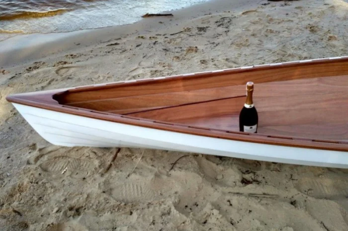 Деревянная гребная лодка для активного отдыха и академической гребли- фото № 3