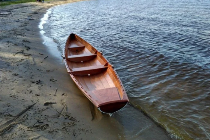 Деревянная гребная лодка для активного отдыха и академической гребли- фото № 13