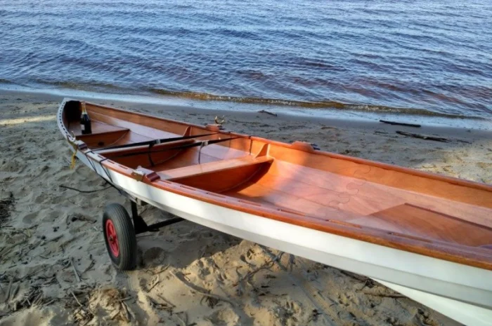 Деревянная гребная лодка для активного отдыха и академической гребли- фото № 11