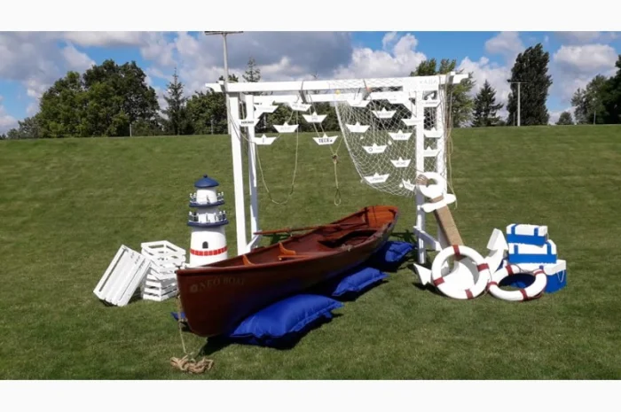 Оренда вінтажного дерев'яного човна для романтичних прогулянок- фото № 6