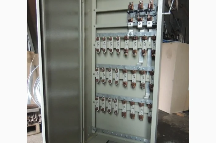 Силовые распределительные шкафы СПМ75 и СПА77 в продаже- фото № 1