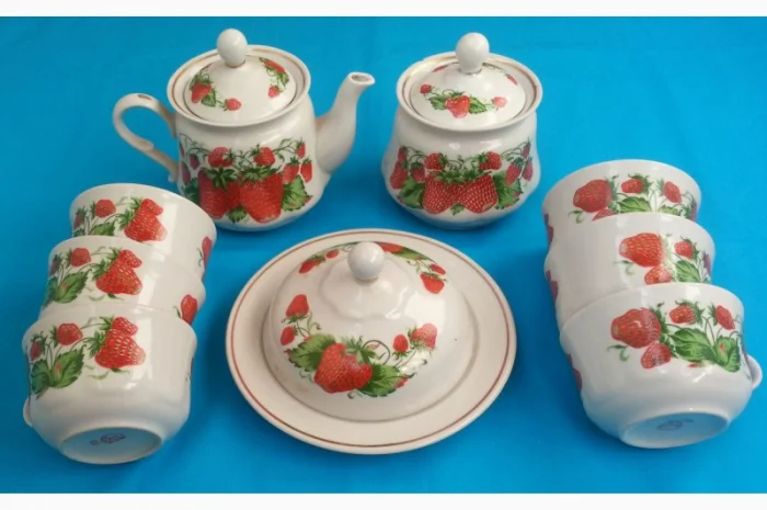 Фаянсовый чайный набор «Клубничка» на 6 персон в продаже- фото № 1