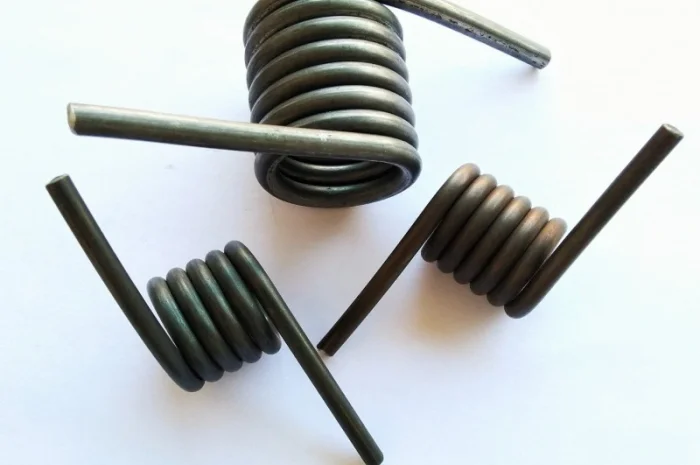 Пружина для торцовочной дисковой пилы Makita 42 мм. Торсионная пружина Makita 42 мм- фото № 3