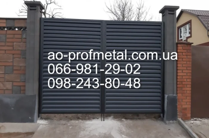 Профнастил для забора - жалюзи-ламели темно-коричневого цвета- фото № 4