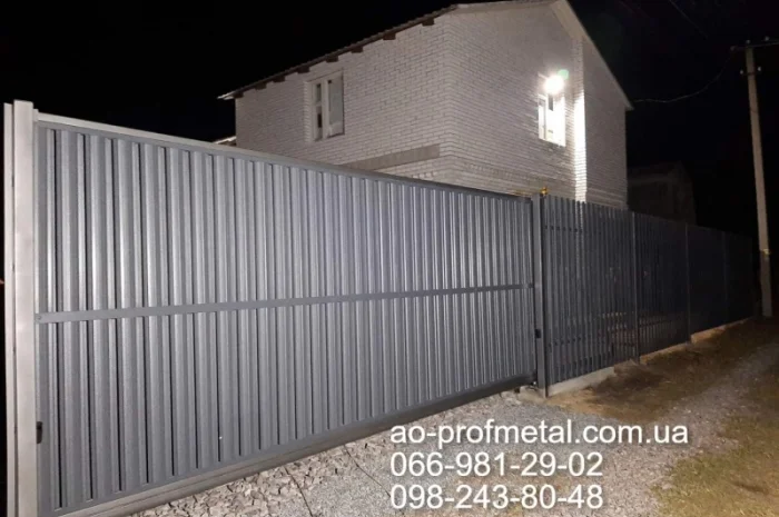 Штакетник для откатных ворот – разнообразие цветов- фото № 1