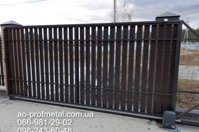 Штакетник для откатных ворот – разнообразие цветов- фото № 2