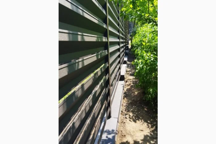 Забор из металлических ламелей от производителя- фото № 4