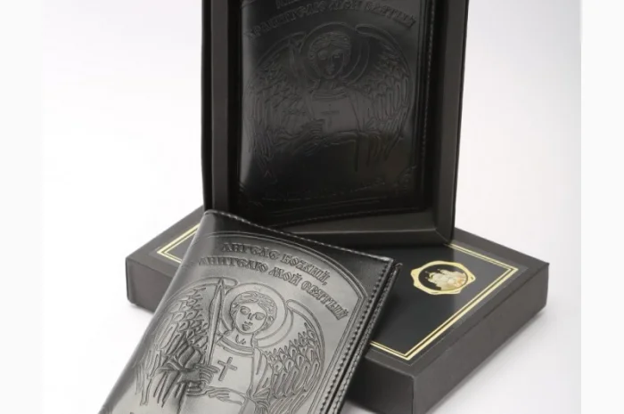 Купи обложка на паспорт натуральная кожа с тиснением Ангела Хранителя- фото № 2