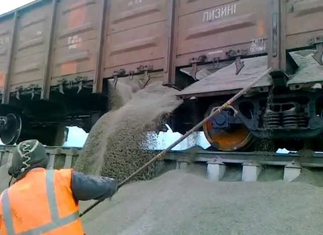 Средство для предотвращения прилипания и смерзания сыпучих грузов «Альтпроф-А»- фото № 1