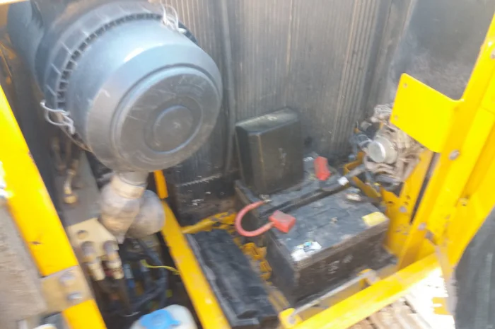 Гусеничний екскаватор JCB JS145LC 2011 року випуску- фото № 6