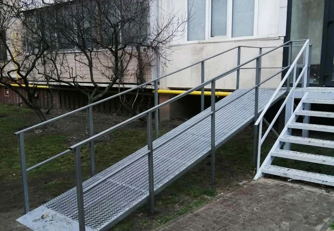 Изготовление и установка пандусов в Киеве. Разные размеры и конструкции.- фото № 1