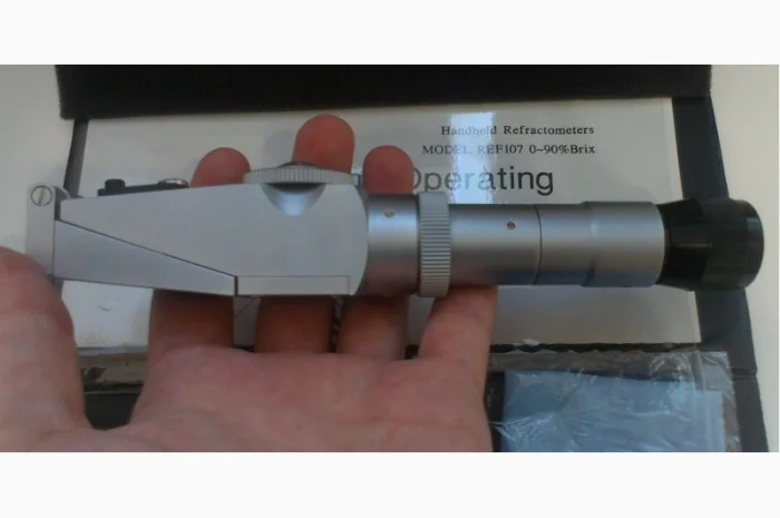 Рефрактометр RHB 0-90 АТС с 3 шкалами Brix 0-42%;  42-71%;  71-90% для вина,  мёда,  варенья- фото № 2