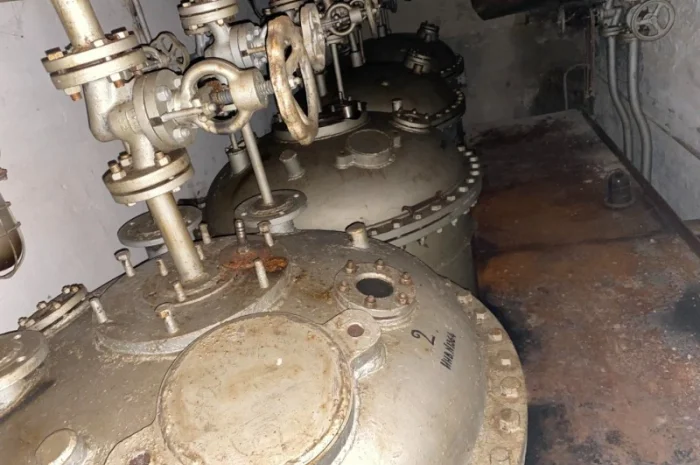 Сборник, реактор из нержавейки 1 м3, емкость, отстойник- фото № 1