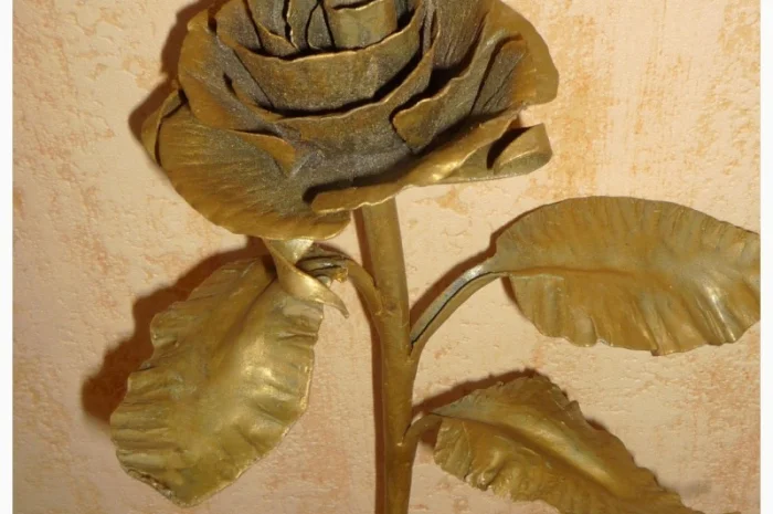 Кованые розы — уникальный подарок для девушки на Новый год и 8 марта- фото № 10