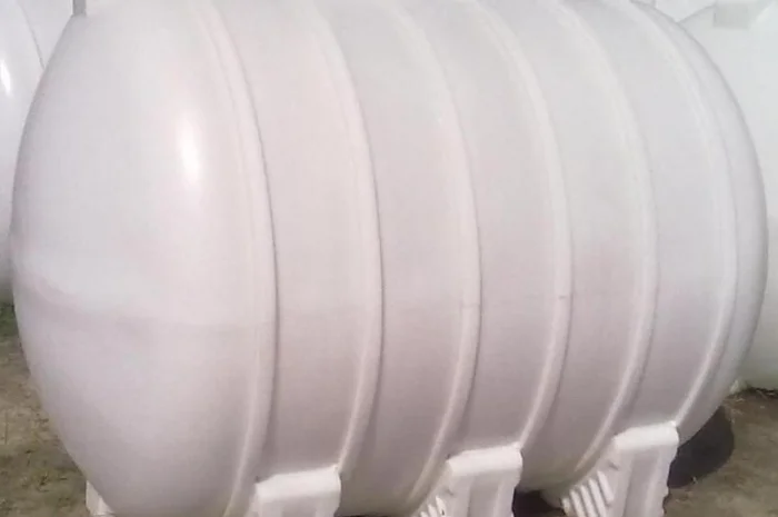 Емкости для транспортировки химии и воды- фото № 1