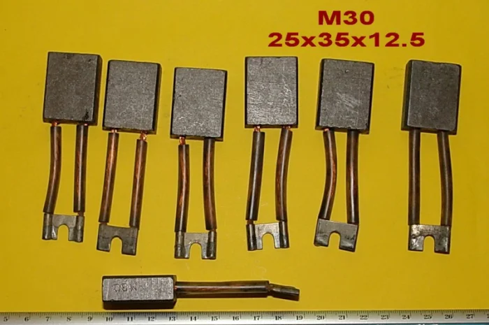 Эл. щетка М30 размер 25х35х12, 5- фото № 1