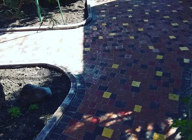 Укладка тротуарной плитки по доступной цене- фото № 4