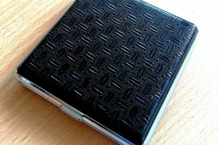 Металевий портсигар в шкіряній обплітці- фото № 1