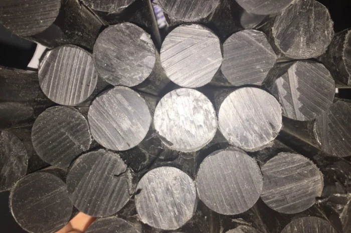 Капролон стержень ударопрочный графитонаполненный- фото № 1